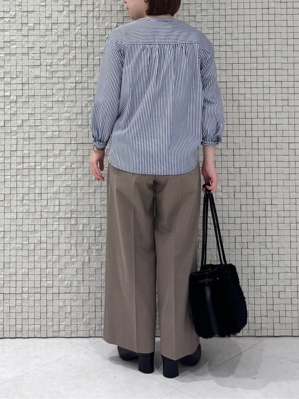 sakuさんの「INDIVI｜【洗える】胸元タックフリル長袖ブラウス」を使ったコーディネート