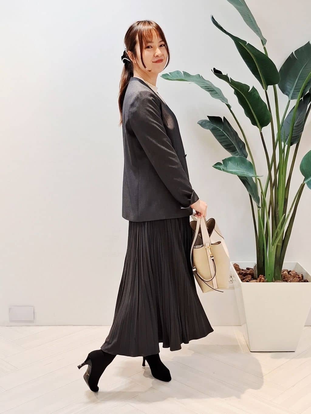 YuKaRiさんの「UNTITLED｜【洗える／通勤／スーツ】メランジストレッチ ノーカラージャケット」を使ったコーディネート