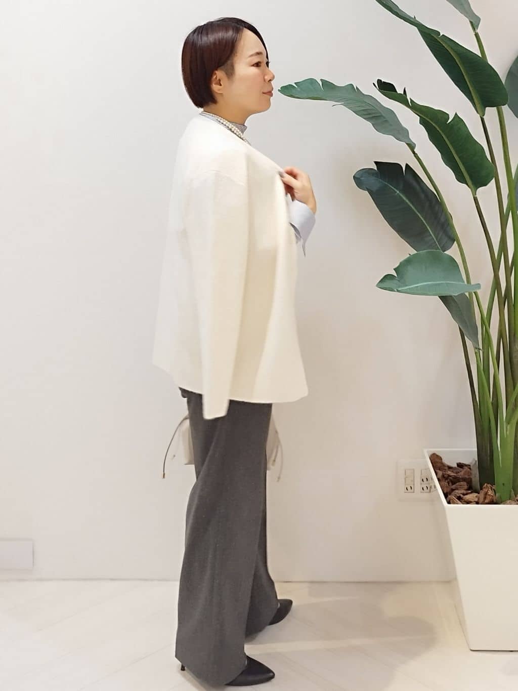 s u g iさんの「UNTITLED｜【重ね着レイヤード/スーツブラウス】ファインブロードハイネックシャツ」を使ったコーディネート
