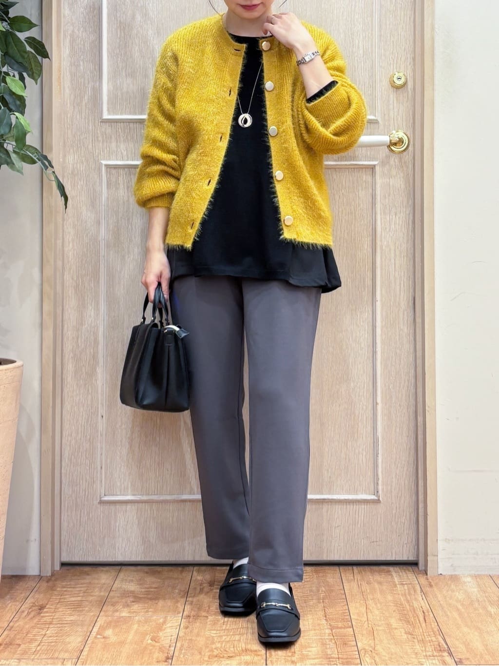 なみさんの「SHOO･LA･RUE｜【洗濯機可/S-LL/体型カバー】異素材きりかえ Aラインニット」を使ったコーディネート