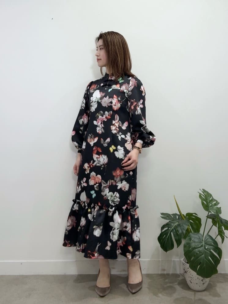 Suma Una本部スタッフさんの「SunaUna｜【COLLECTION LINE】チャイナ花柄ワンピース」を使ったコーディネート