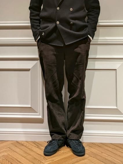 橋本さんの「DRESSTERIOR｜オックスフォード ラウンドカラーシャツ」を使ったコーディネート