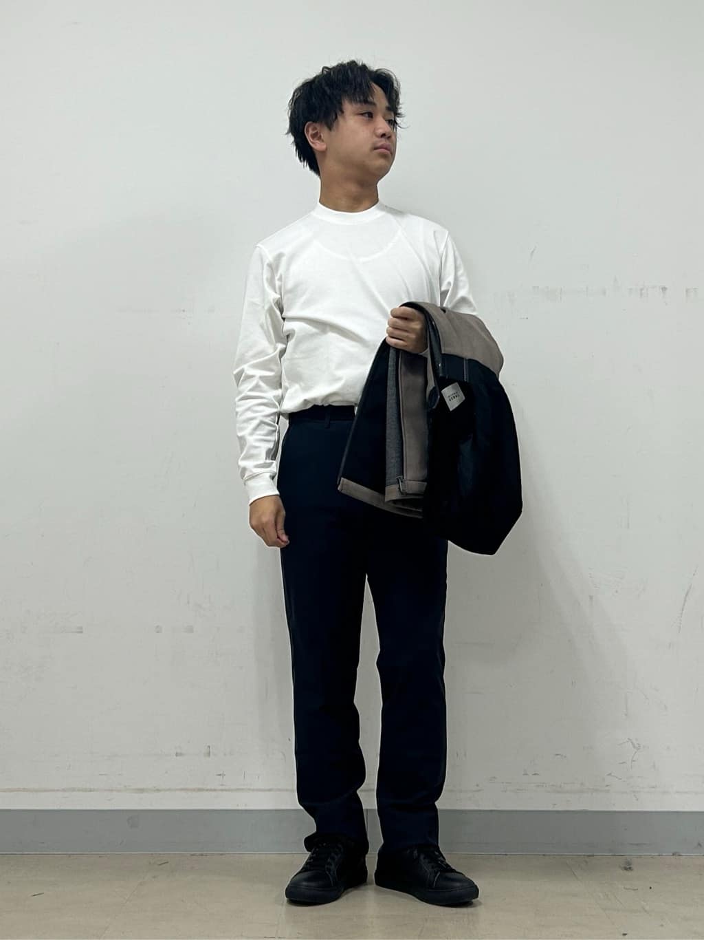 Hiroさんの「TAKEO KIKUCHI｜【JUST ONE LAYER】ダウンファブリック ジップアップ フード ブルゾン」を使ったコーディネート