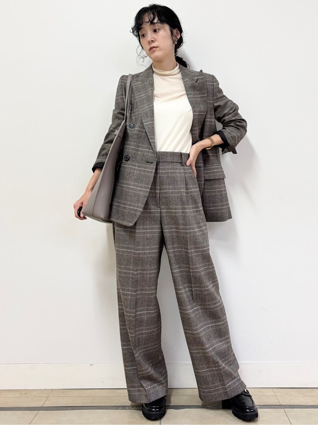 YOKOTAさんの「DRESSTERIOR｜◆サキソニーグレンチェックジャケット」を使ったコーディネート