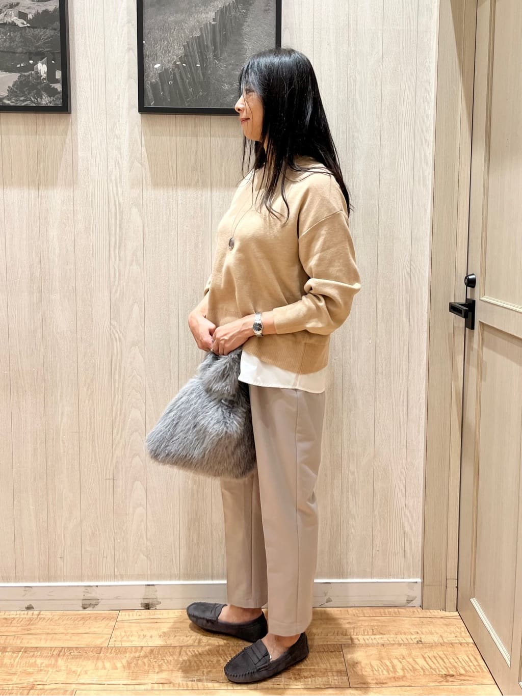 youさんの「SHOO･LA･RUE｜【洗濯機可/毛玉になりにくい】1枚で簡単こなれ見え 裾フェイクレイヤード風ニット」を使ったコーディネート