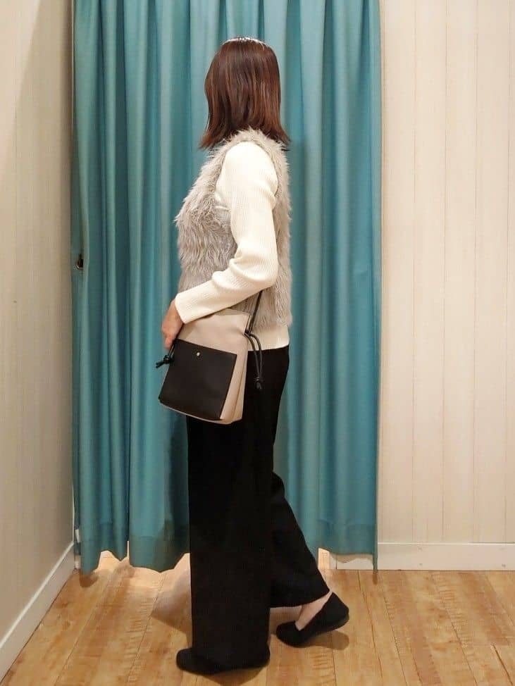 kawa.さんの「SHOO･LA･RUE｜【洗濯機可/S-LL/高レビュー】上品シルエットで美しい イージーワイドパンツ」を使ったコーディネート