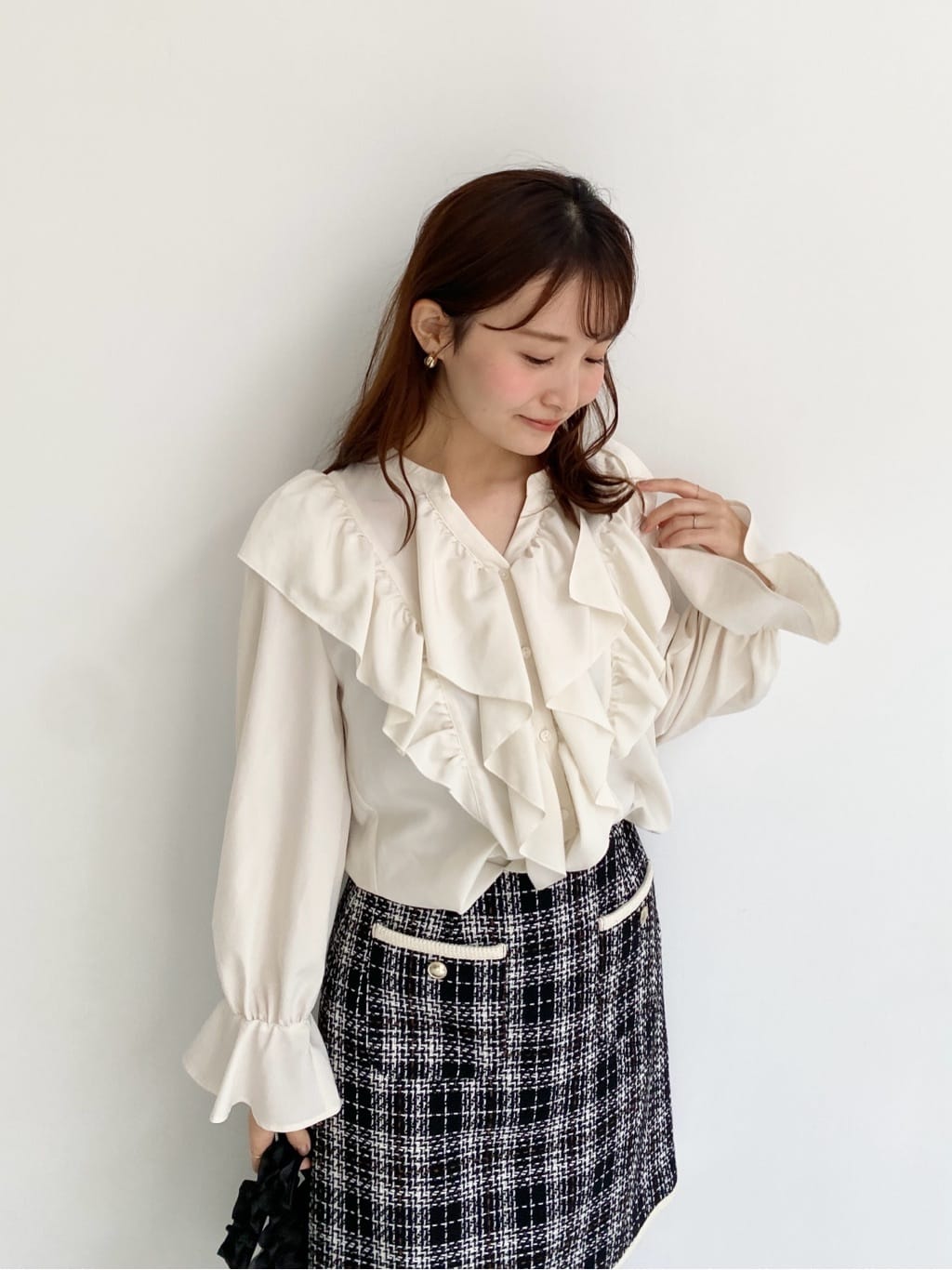 みさかさんの「index｜フリルデザインスキッパーブラウス【洗濯機OK／イージーアイロン】」を使ったコーディネート