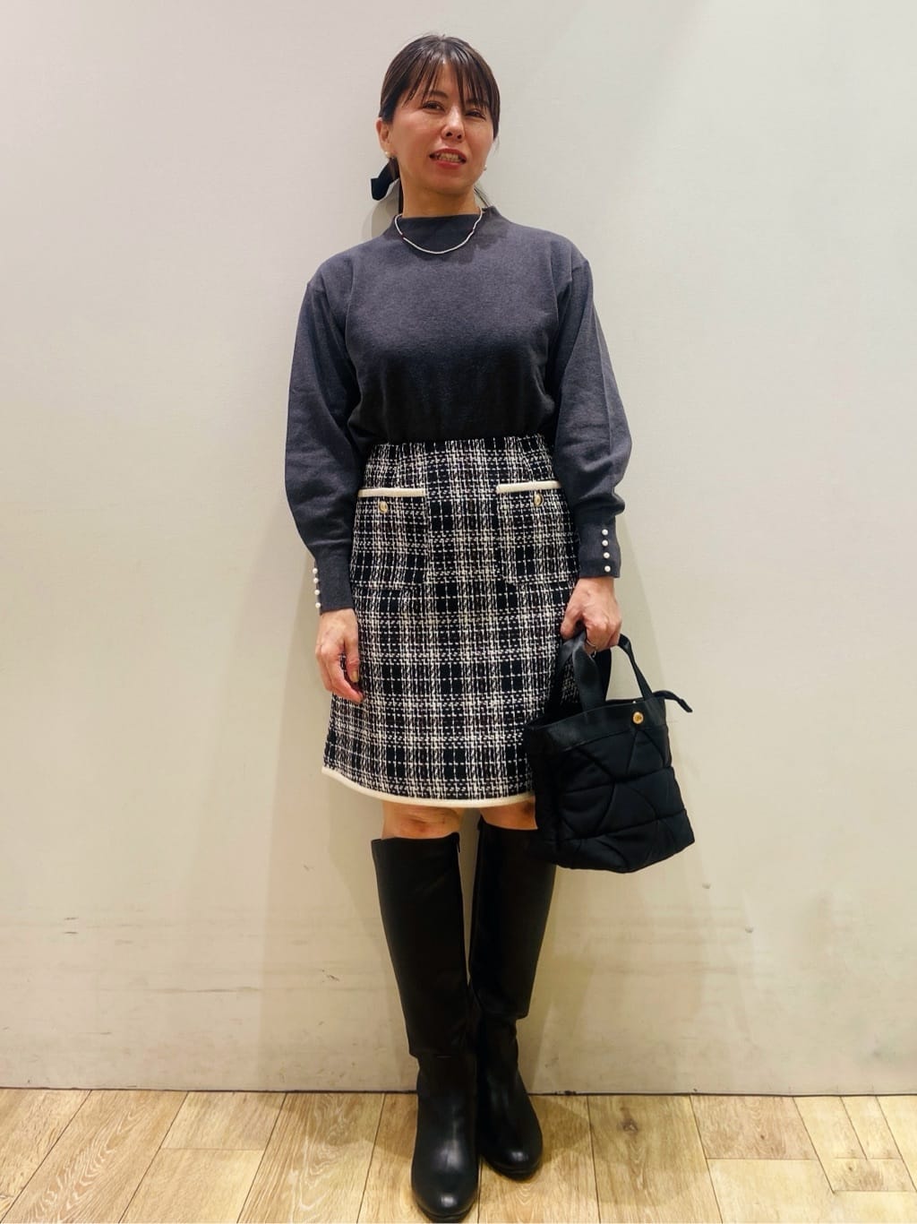 YUKOさんの「index｜ふんわりボトルネックパフスリーブニット【洗濯機OK】」を使ったコーディネート