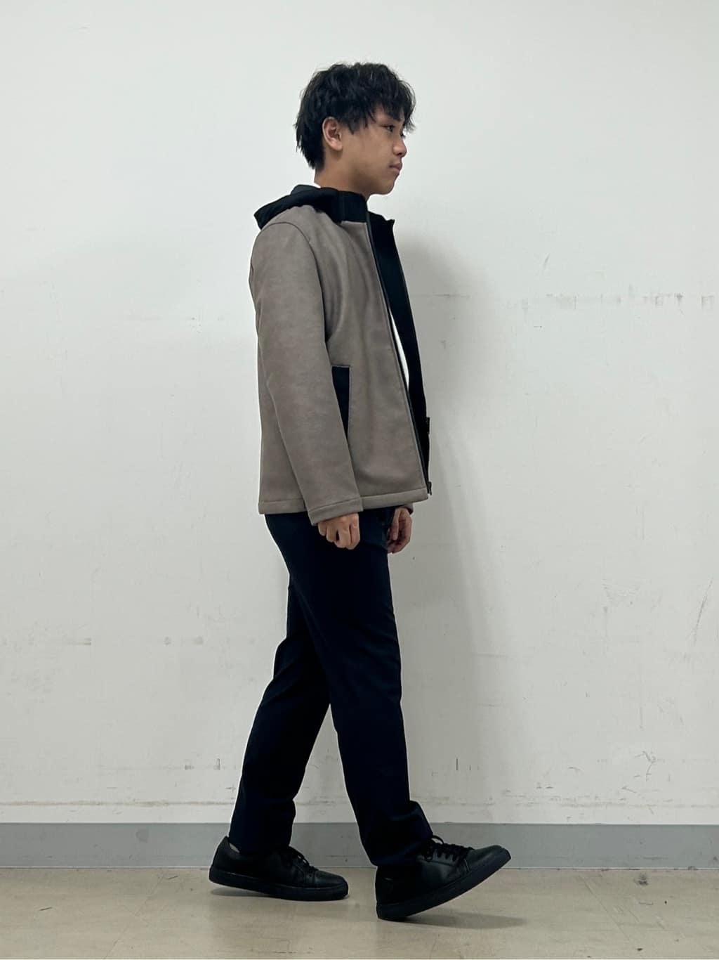 Hiroさんの「TAKEO KIKUCHI｜【JUST ONE LAYER】ダウンファブリック ジップアップ フード ブルゾン」を使ったコーディネート