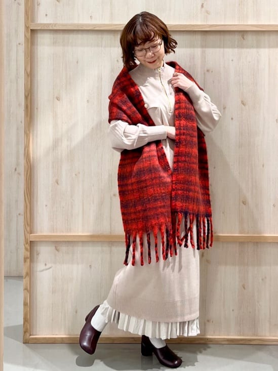 nakoさんの「THE SHOP TK｜1枚でこなれ見え ハーフZIPワンピース【毛玉になりにくい/静電気防止/洗濯機OK】」を使ったコーディネート