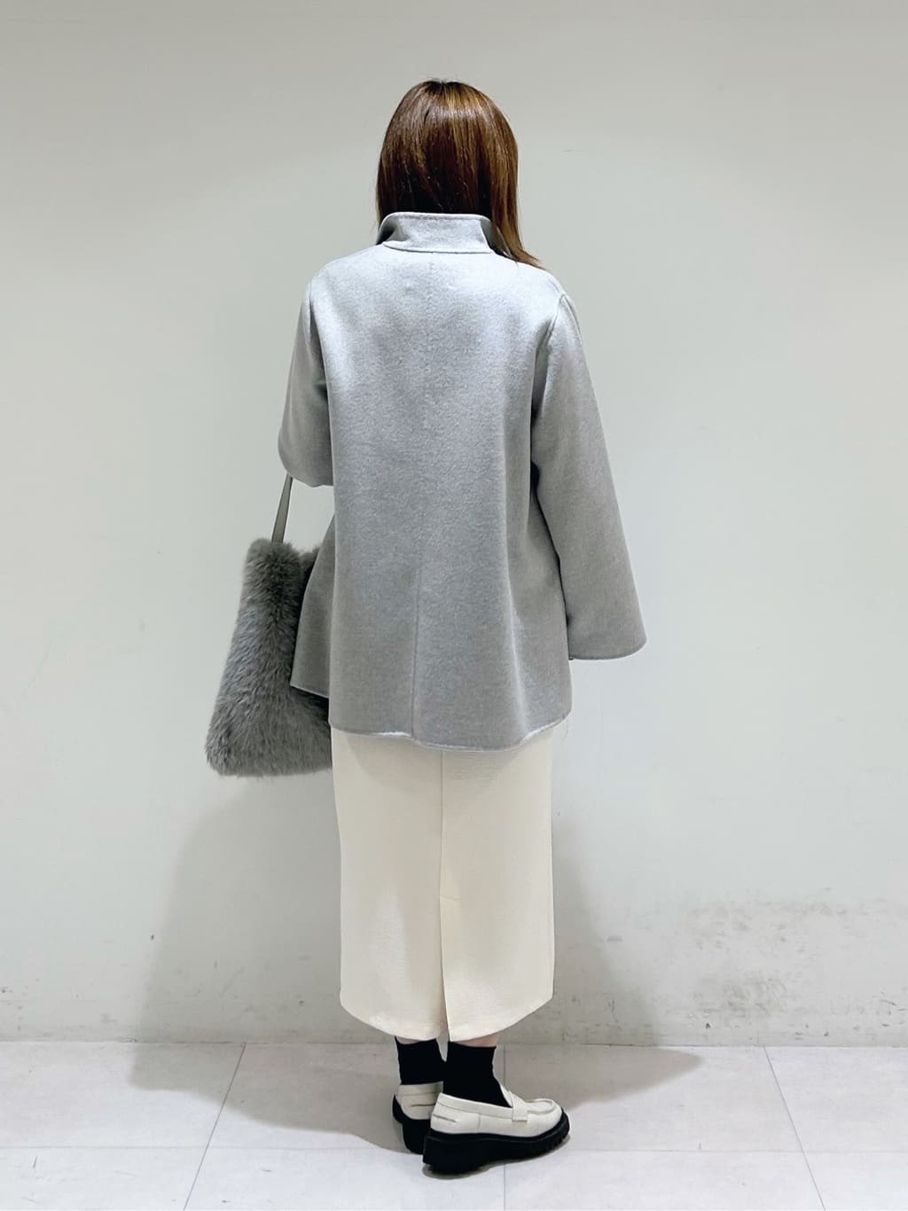 tsuyuさんの「INDIVI｜【配色デザイン／ミドル丈】ウールリバー テントラインコート」を使ったコーディネート