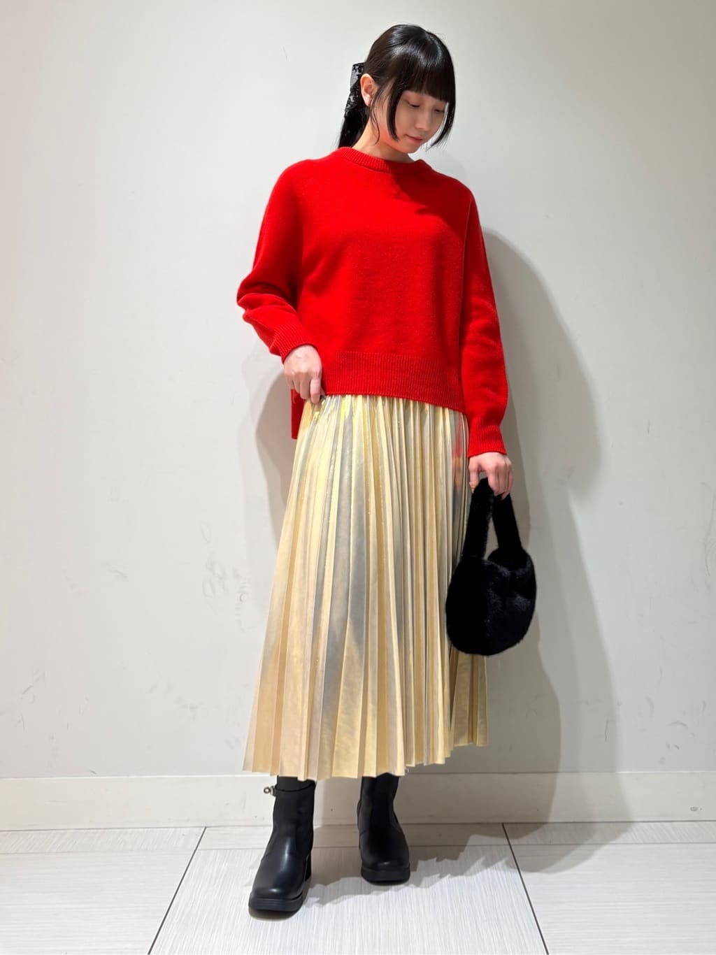 やなぎさんの「DRESSTERIOR｜◆【洗える/ストレッチ性/オンオフ】箔プリントプリーツスカート」を使ったコーディネート