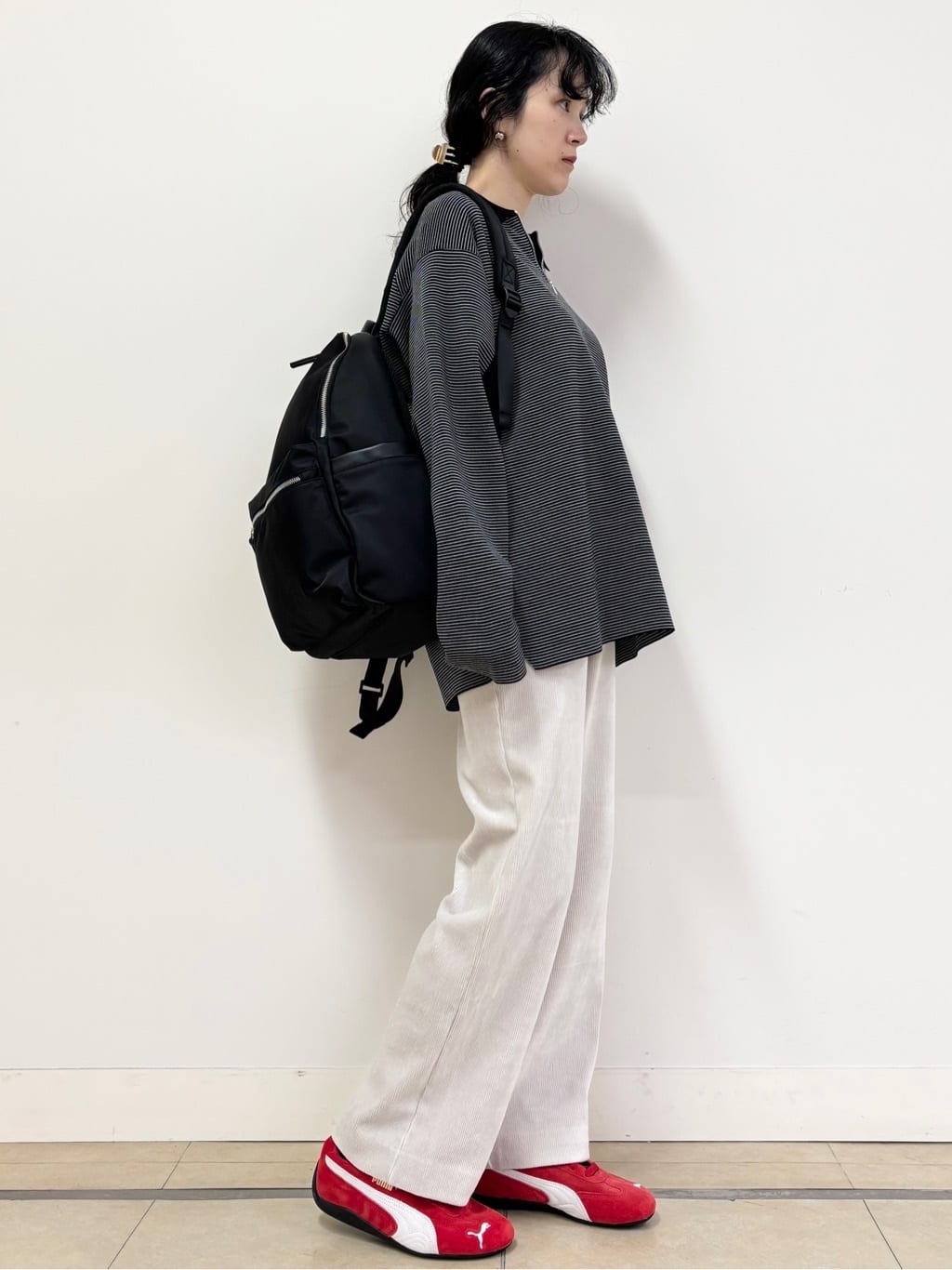 YOKOTAさんの「DRESSTERIOR｜コーデュロイイージーワイドパンツ」を使ったコーディネート