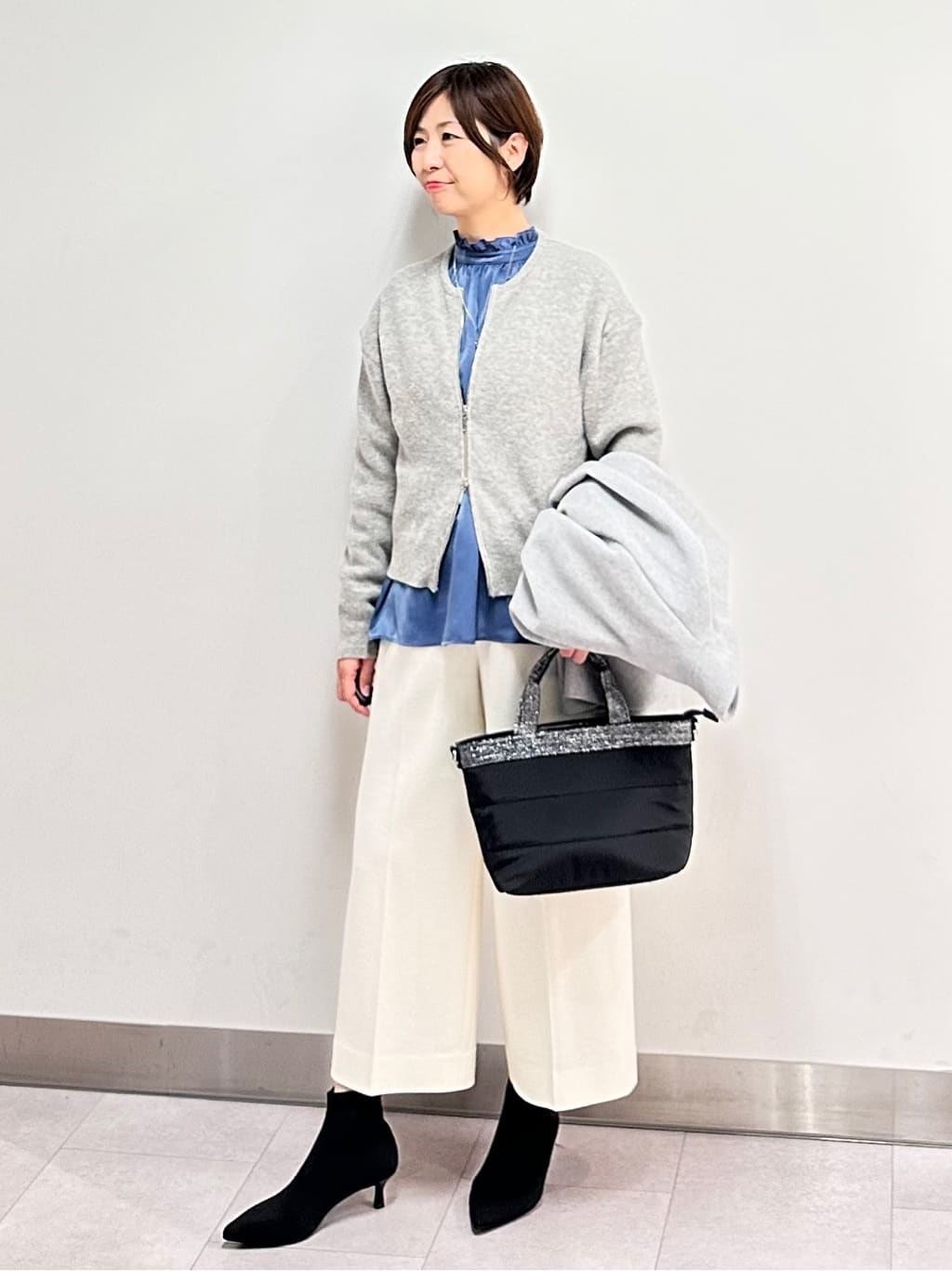 みなこさんの「UNTITLED｜【着回しが効く／オンオフアウター】ウールショートコート」を使ったコーディネート
