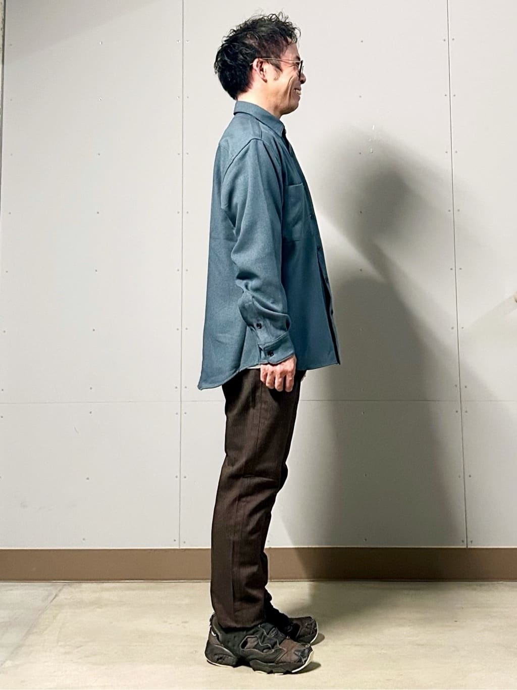KENJI Iさんの「THE SHOP TK｜フォトグラフプリント長袖Tシャツ【洗濯機OK】」を使ったコーディネート
