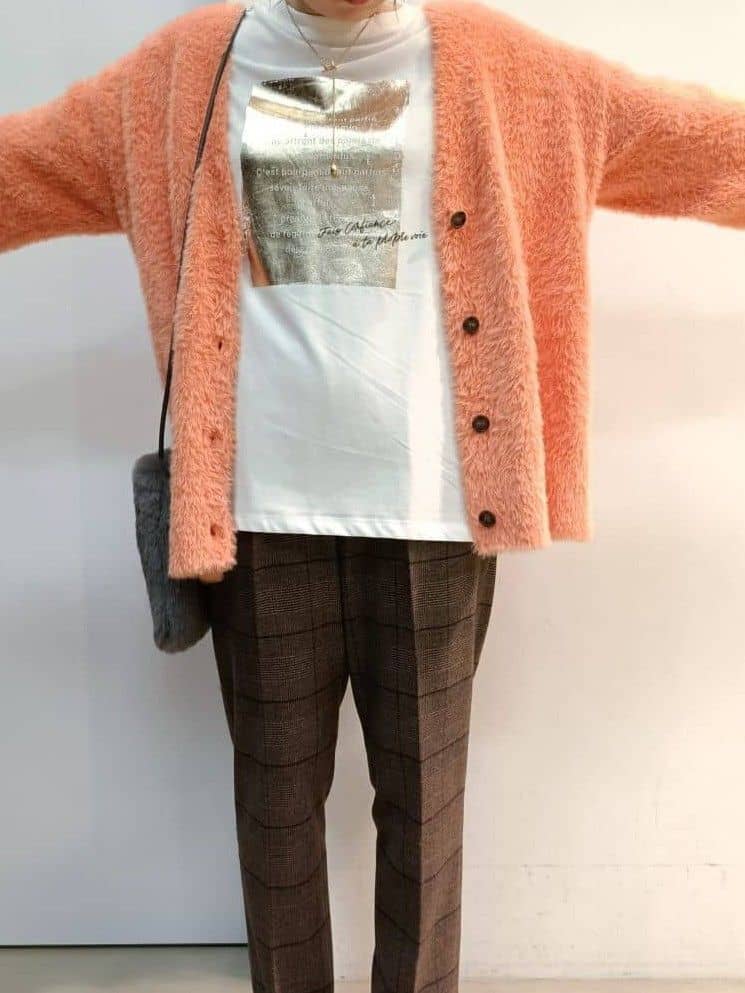 あんさんの「THE SHOP TK｜【ふわふわあったか】フェザーカーディガン」を使ったコーディネート