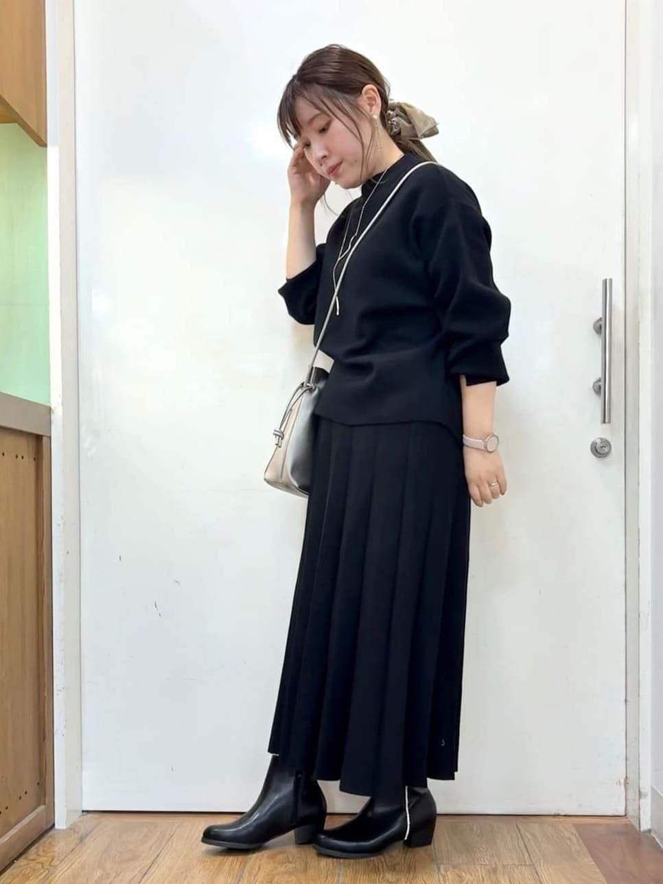 だいわさんの「SHOO･LA･RUE｜キラキラバックストレッチブーツ」を使ったコーディネート