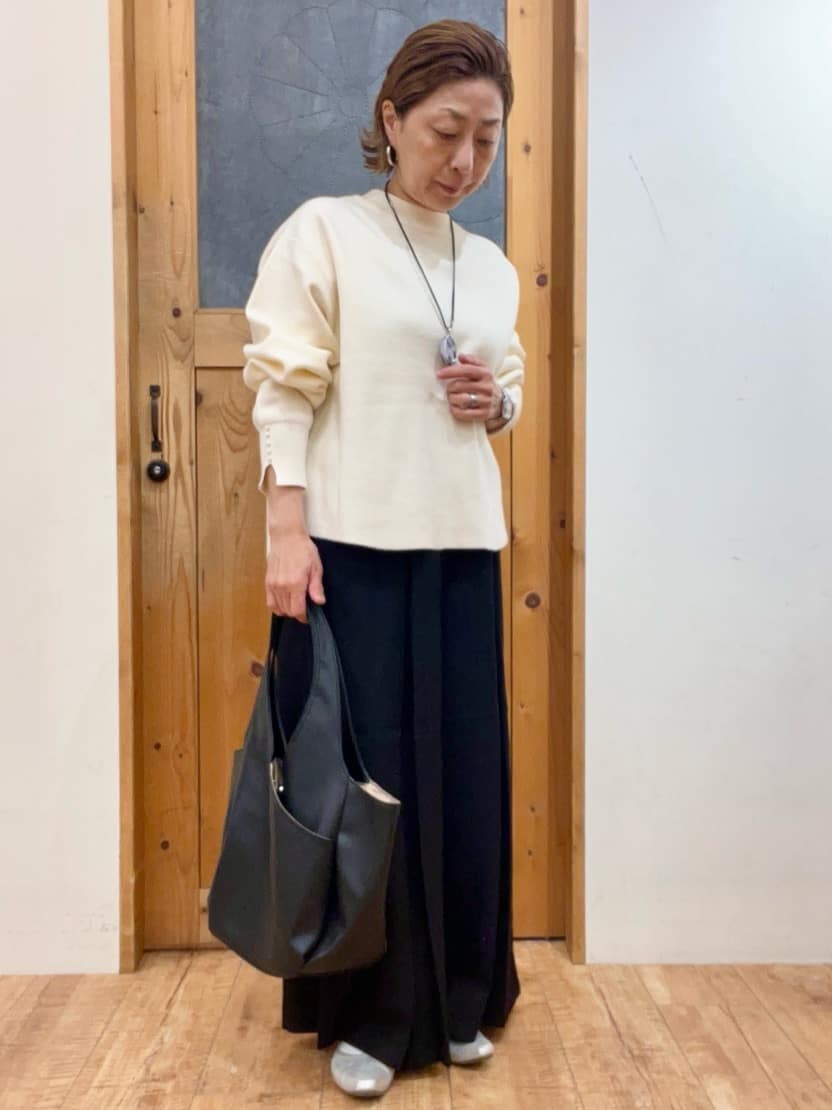 ゆみさんの「SHOO･LA･RUE｜【着丈選べる/S-LL】スタイルアップが叶う ベルト付きワイドパンツ」を使ったコーディネート