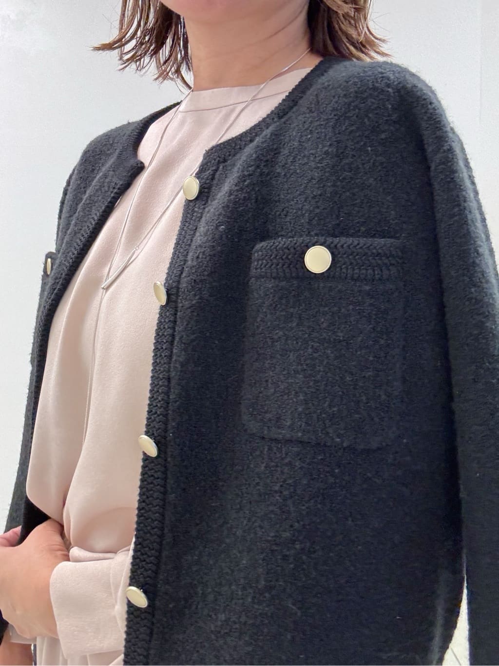 yoshiyaさんの「INDIVI｜【セットアップ可能】スエード調サテンブラウス」を使ったコーディネート