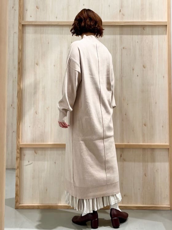 nakoさんの「THE SHOP TK｜1枚でこなれ見え ハーフZIPワンピース【毛玉になりにくい/静電気防止/洗濯機OK】」を使ったコーディネート