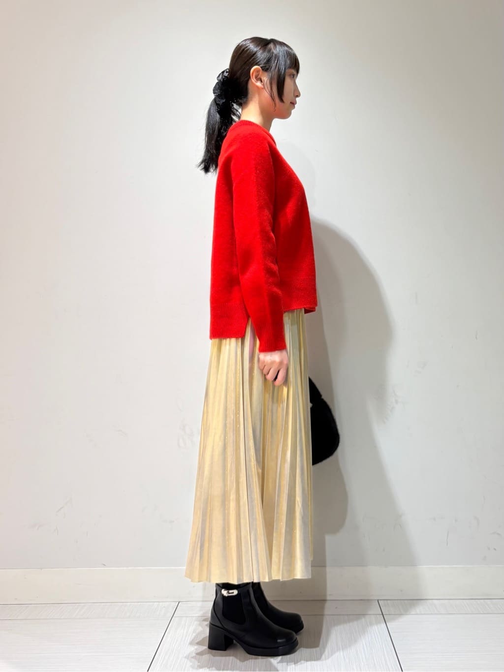 やなぎさんの「DRESSTERIOR｜◆【洗える/ストレッチ性/オンオフ】箔プリントプリーツスカート」を使ったコーディネート
