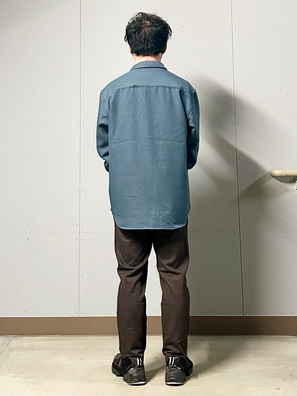 KENJI Iさんの「THE SHOP TK｜フォトグラフプリント長袖Tシャツ【洗濯機OK】」を使ったコーディネート