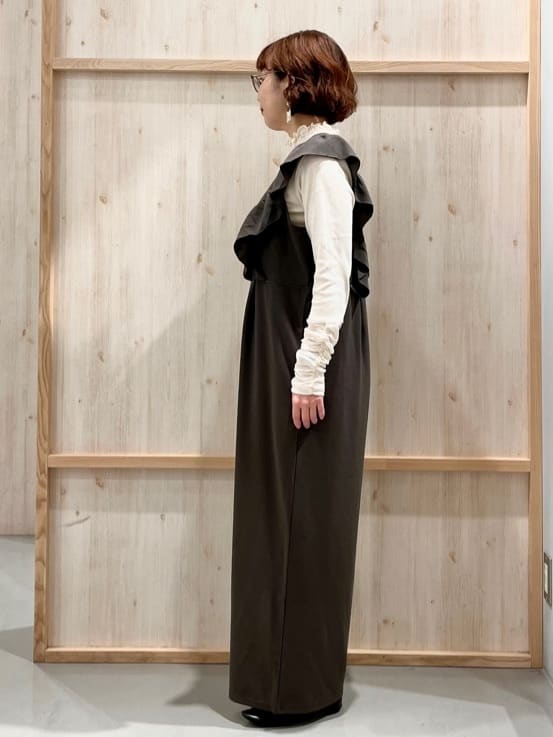 nakoさんの「THE SHOP TK｜【シーズンレス】フリルオールインワン」を使ったコーディネート