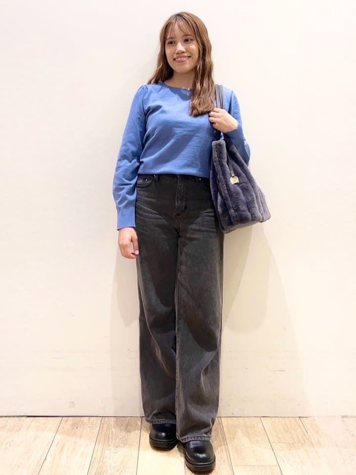 Ririさんの「index｜パール調パーツ付きクルーネックニット【洗濯機OK】《8col／XS～3L》」を使ったコーディネート