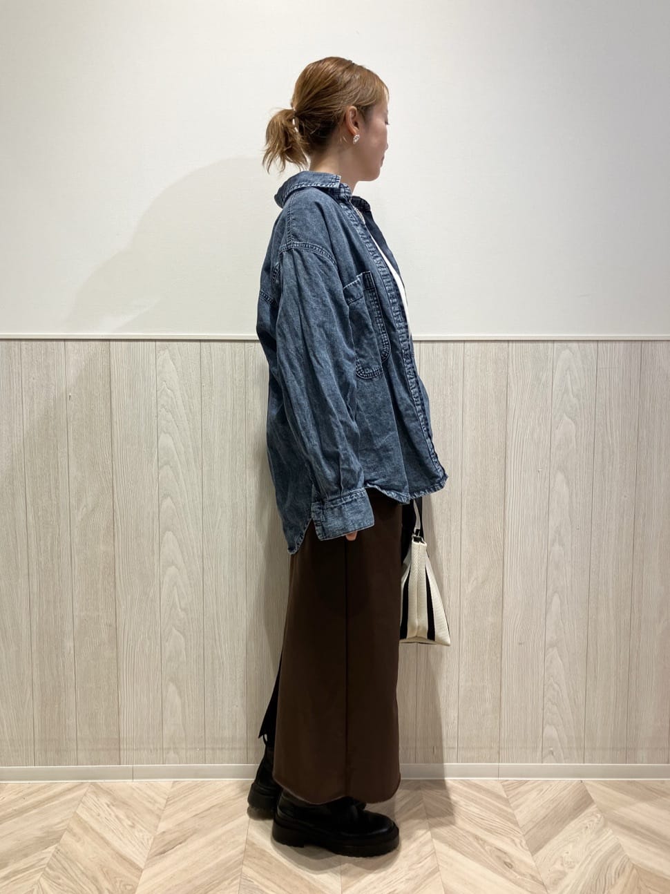 shokoさんの「SHOO･LA･RUE｜【洗濯機可】やわらかレザー調ナロースカート」を使ったコーディネート