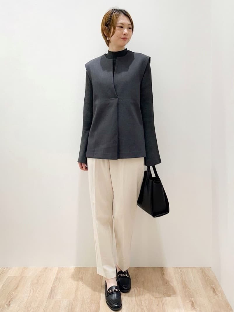 yurieさんの「OPAQUE.CLIP｜ウォームタッチ イージーテーパードパンツ【洗濯機洗OK／ストレッチ】」を使ったコーディネート