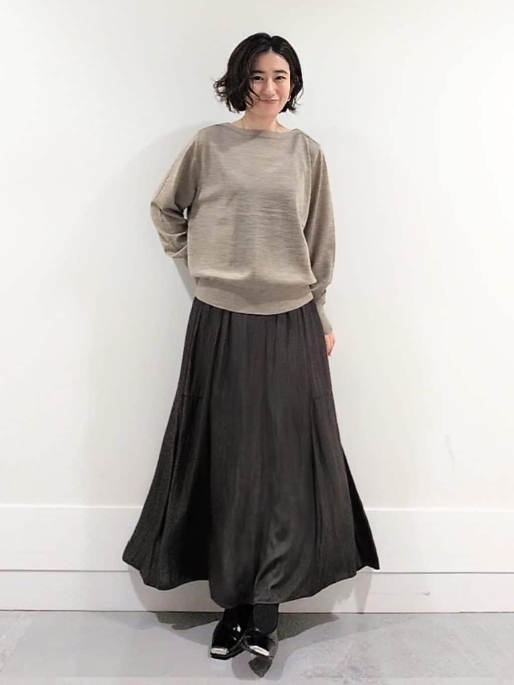 ミズタさんの「UNTITLED｜【アンサンブル可/洗える】シルクウールカシミヤ ドルマンスリーブニット」を使ったコーディネート