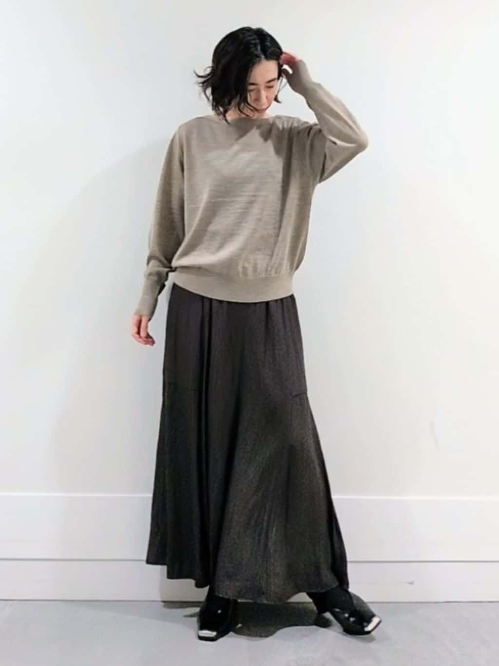 ミズタさんの「UNTITLED｜【アンサンブル可/洗える】シルクウールカシミヤ ドルマンスリーブニット」を使ったコーディネート