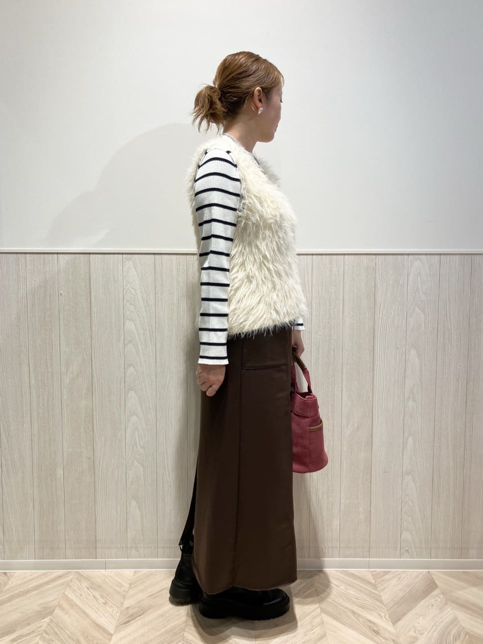 shokoさんの「SHOO･LA･RUE｜【高レビュー/2点セット】着るだけでコーデが決まる フェザーニットベスト&times;リブニット」を使ったコーディネート