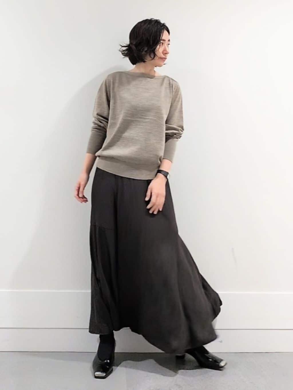 ミズタさんの「UNTITLED｜【アンサンブル可/洗える】シルクウールカシミヤ ドルマンスリーブニット」を使ったコーディネート