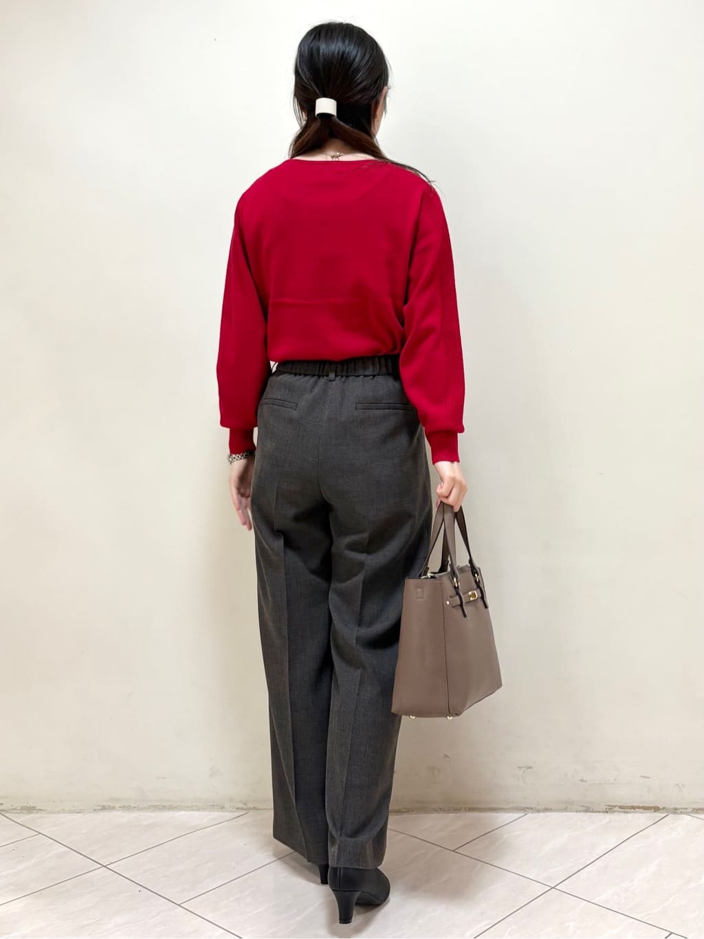 mikiさんの「Reflect｜【選べる6色／長く着られる◎】ボートネックニット」を使ったコーディネート