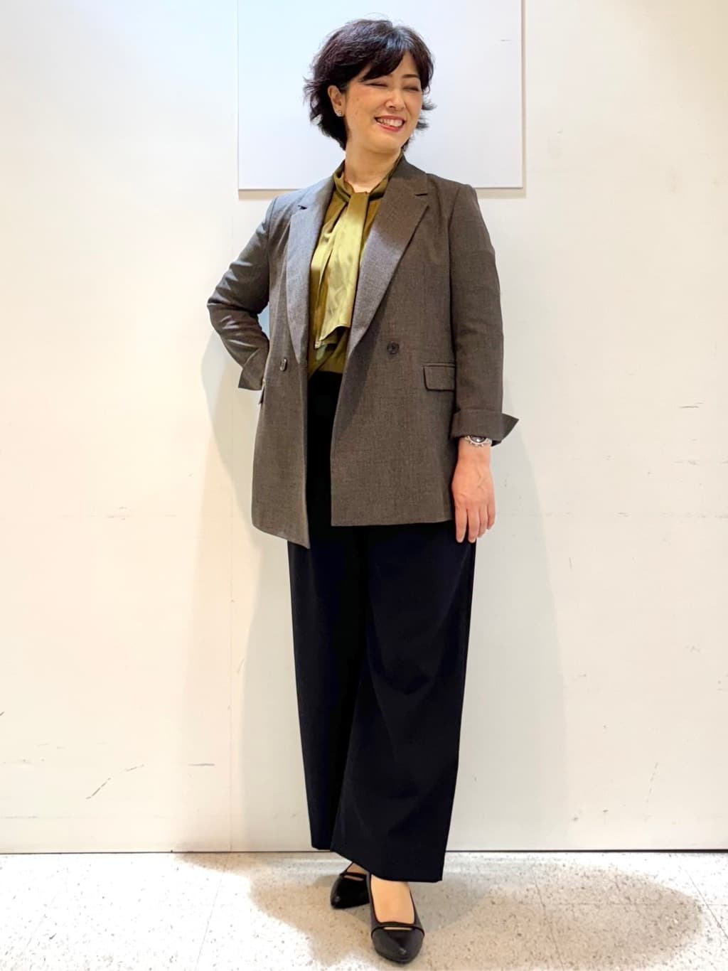 ヤスコさんの「Reflect｜【キレイめスタイル／通勤におすすめ◎】ボウタイシャンブレーカラーブラウス」を使ったコーディネート