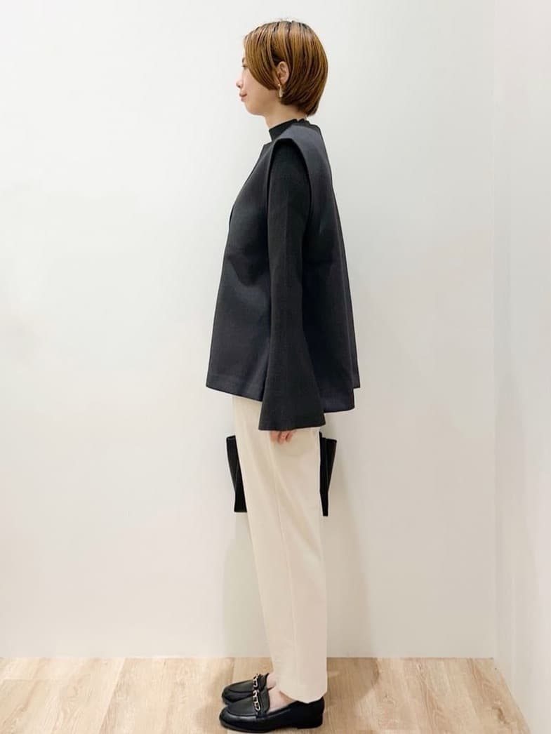 yurieさんの「OPAQUE.CLIP｜ウォームタッチ イージーテーパードパンツ【洗濯機洗OK／ストレッチ】」を使ったコーディネート