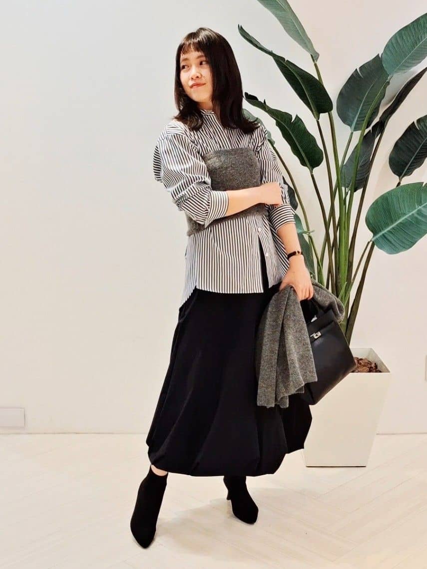 YuKaRiさんの「UNTITLED｜【トレンド/柔らかな素材感】ビスチェセットカーディガン」を使ったコーディネート