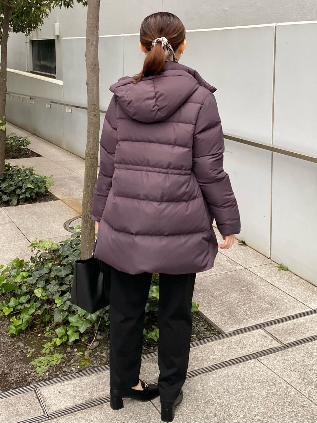 みさかさんの「index｜KAWADAダウンドロストミドルコート【撥水／洗濯機OK／2WAY／静電気防止裏地】《XS～3L》」を使ったコーディネート