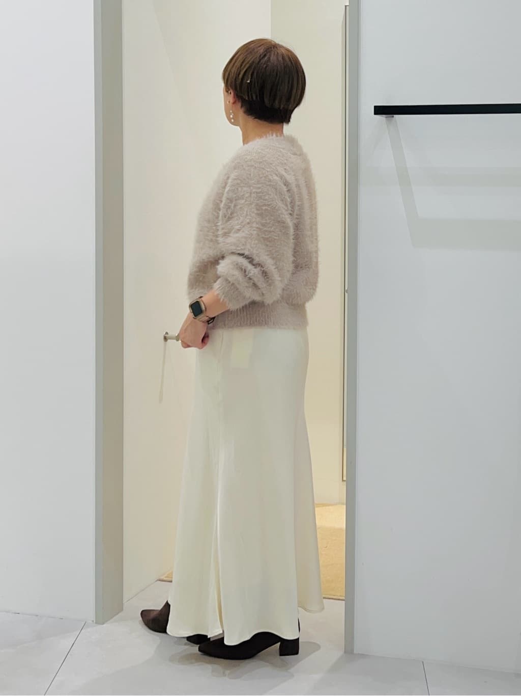 タナさんの「THE SHOP TK｜着るたびときめく ふんわりフェザーシャギーニット」を使ったコーディネート