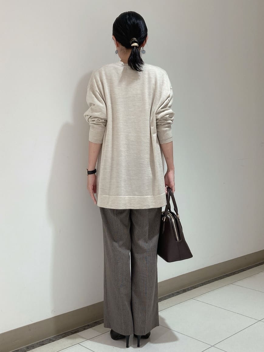 環さんの「UNTITLED｜【アンサンブル可/洗える】シルクウールカシミヤ ドルマンスリーブニット」を使ったコーディネート