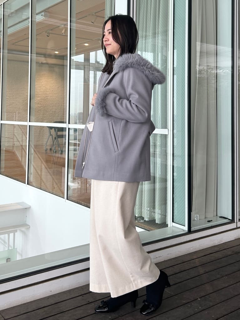shinoさんの「Couture brooch｜【大人可愛い・フード取り外し可能】フードフェイクファー ハーフ丈コート」を使ったコーディネート
