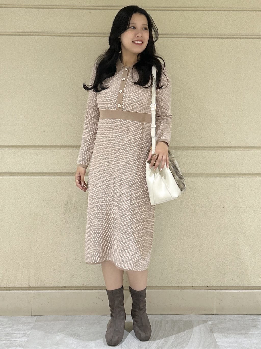 Momokaさんの「COUP DE CHANCE｜【手洗い可】衿付きニットジャカード編みワンピース」を使ったコーディネート