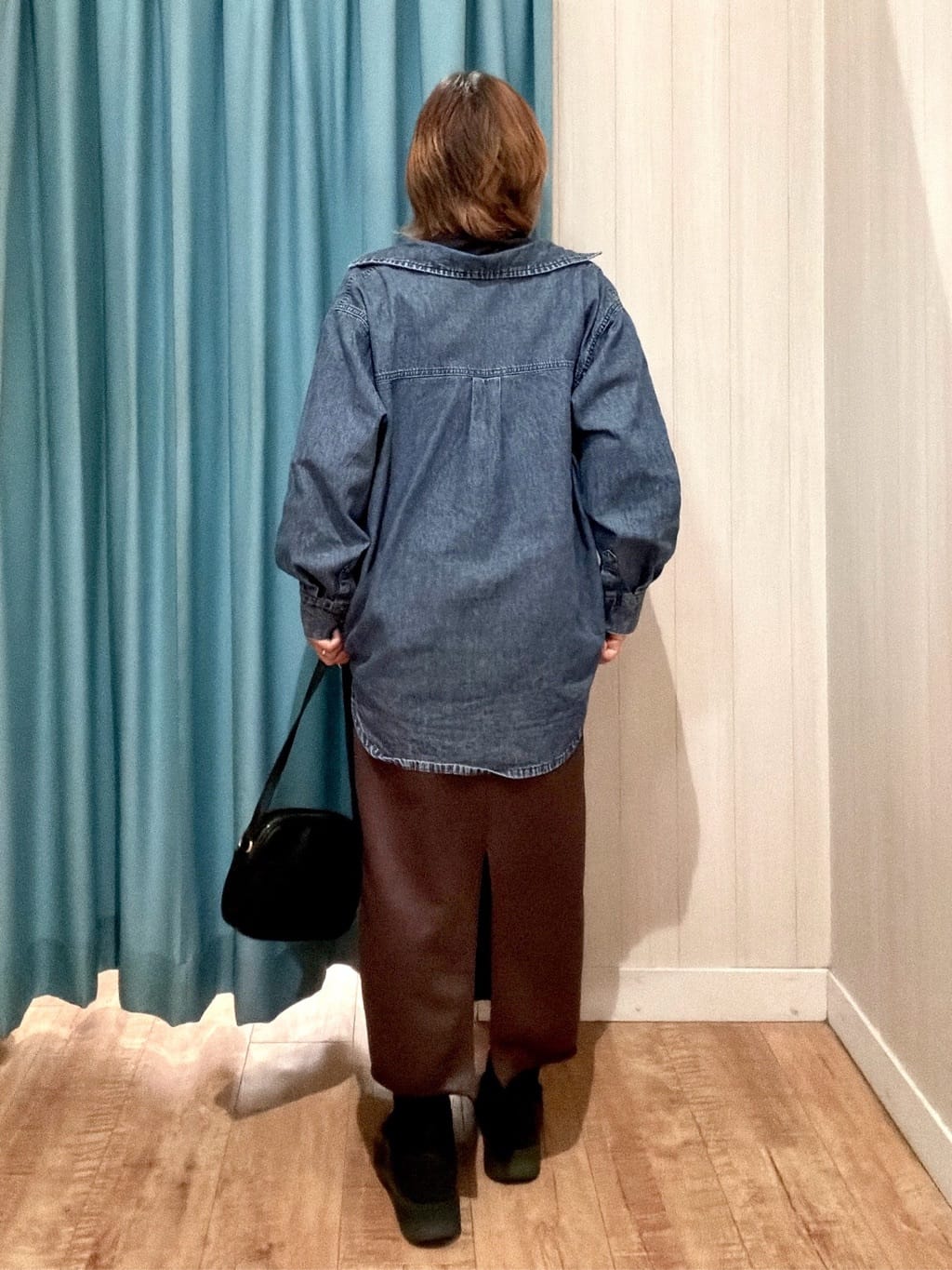 もっちさんの「SHOO･LA･RUE｜【2点セット/ひんやり】レースビスチェ＋Tシャツ」を使ったコーディネート
