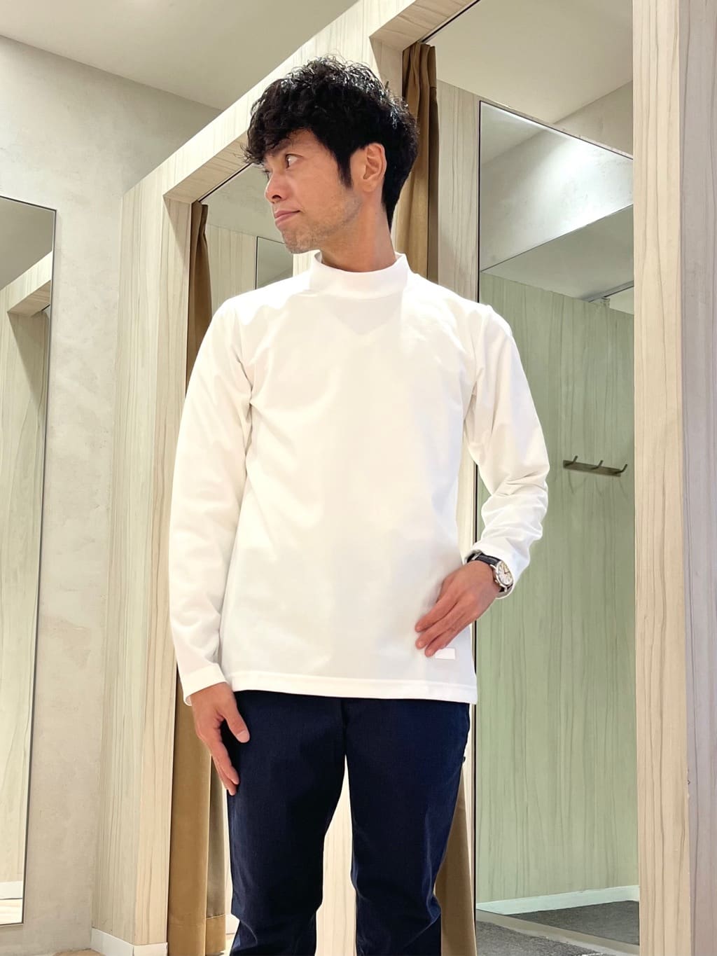 URAさんの「TAKEO KIKUCHI｜【JUST ONE LAYER】ダウンファブリック ジップアップ フード ブルゾン」を使ったコーディネート