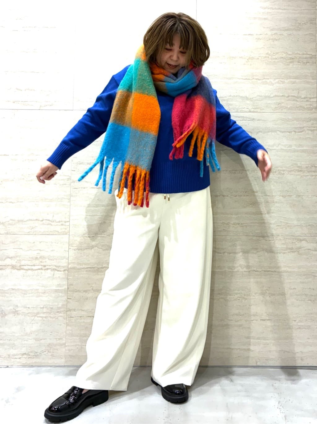 emiさんの「OPAQUE.CLIP｜イージーワイドパンツ【洗濯機OK】」を使ったコーディネート