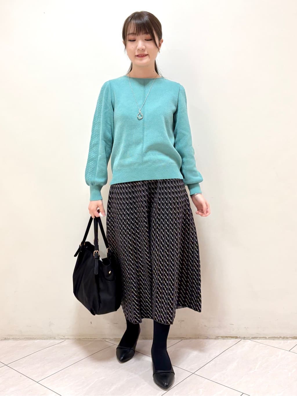 mikiさんの「Reflect｜【選べる8色／スカートにもパンツにも◎】ウール混ボートネックニット」を使ったコーディネート