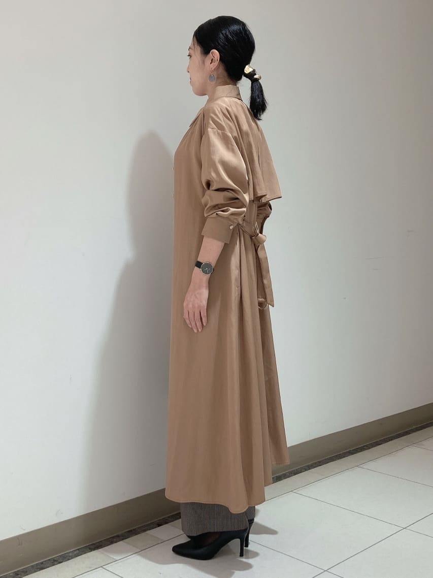 環さんの「UNTITLED｜【前開きボタン/ベルト付/羽織シャツ/】2WAYトレンチ風ワンピース」を使ったコーディネート