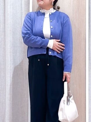 naoさんの「grove｜毎日にちょうどいい、テレコメロータートルネック」を使ったコーディネート