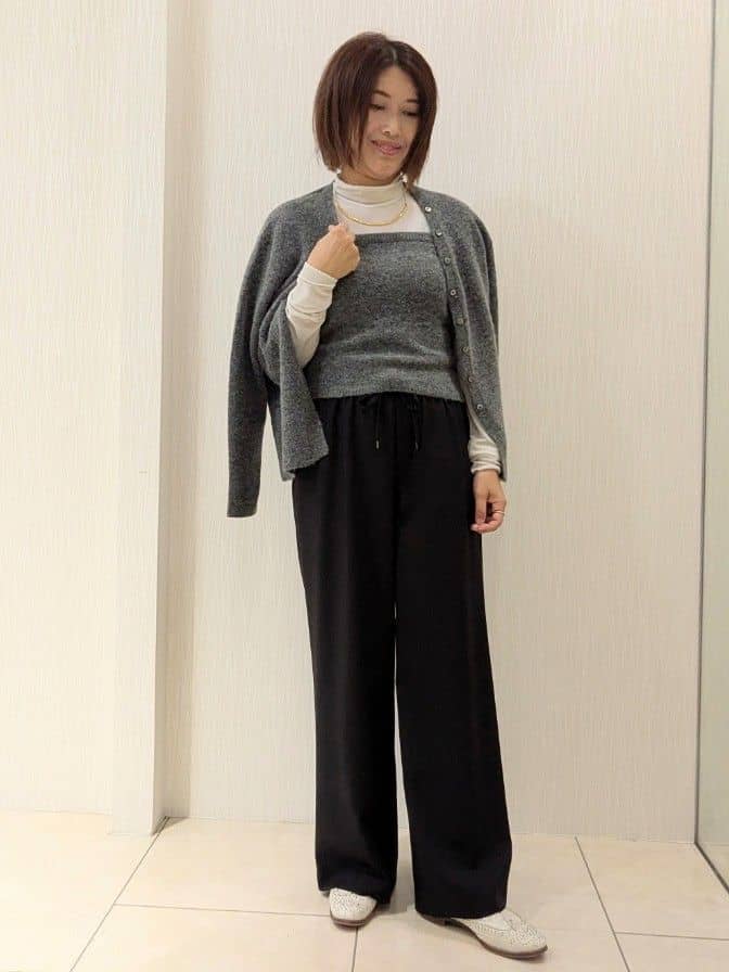 u-macoさんの「UNTITLED｜【トレンド/柔らかな素材感】ビスチェセットカーディガン」を使ったコーディネート